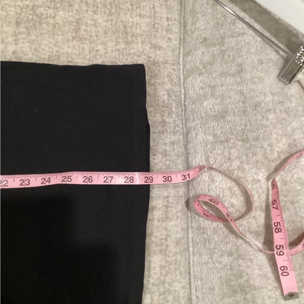 EUC - Worn Once - Torrid Black Schitt's Creek Graphic Tee - Sz 0!! - Picture 3 of 7